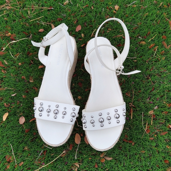 Marc Fisher Platform Espadrille Sandals in White - Picture 13 of 14